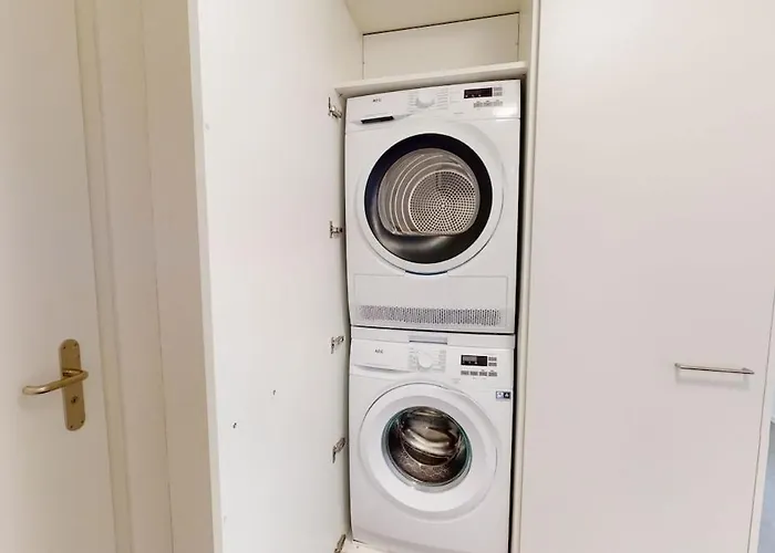 아파트 Big With Balcony - Sun 14 *