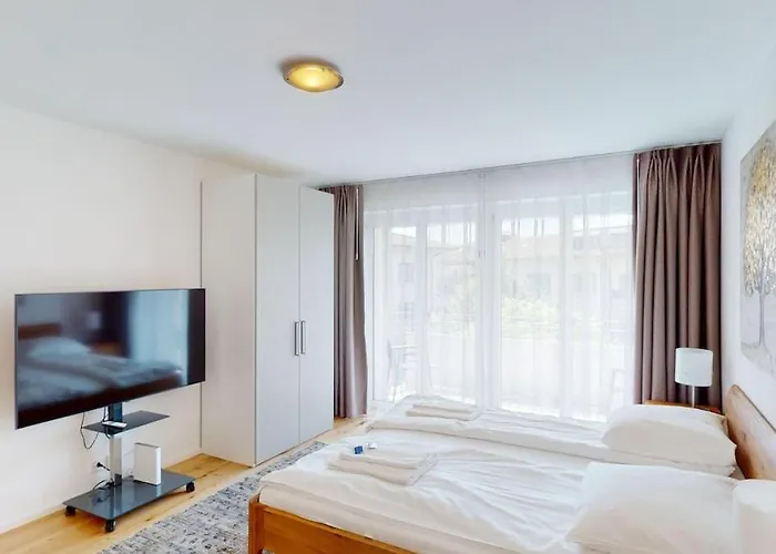 Big With Balcony - Sun 14 דירה *