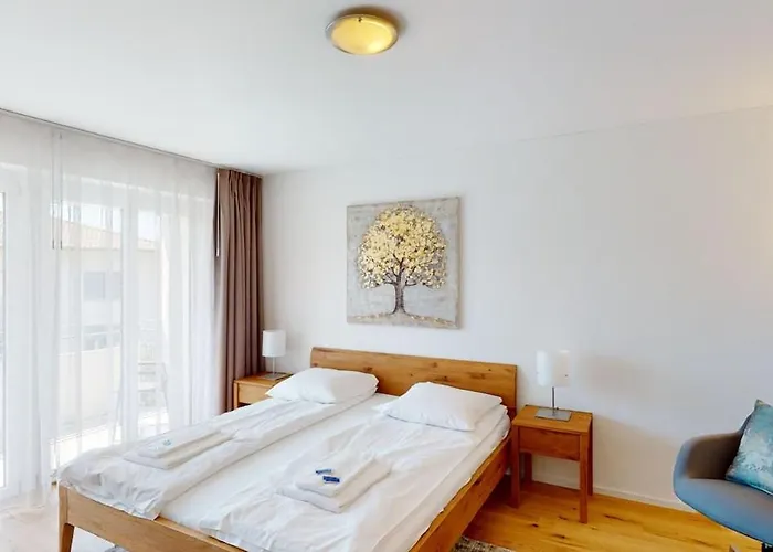 דירה Big With Balcony - Sun 14